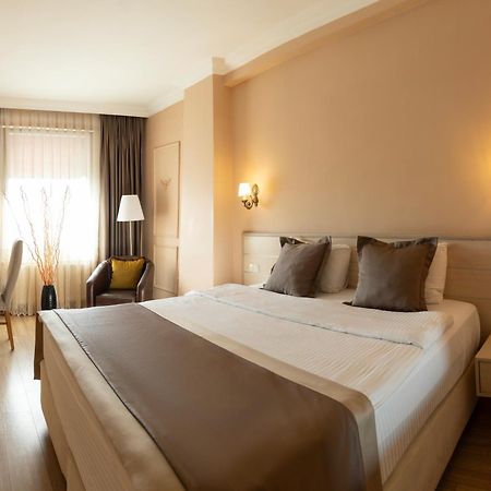 Classes Hotel Airport Istanbul Exterior photo